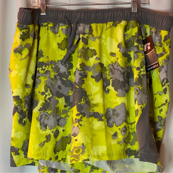 Men’s Bright Dry Fit Size 2XL brand New with tag Russel Brand drawstring front - Picture 3 of 4